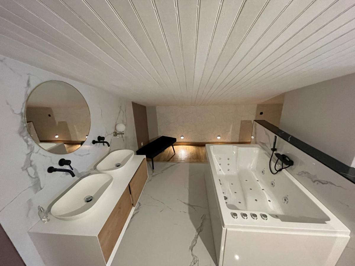 Les Hauts Du Marquet: Luxe 5-Star Gite with Infinity Pool in Cevennes Saint Jean du Pin Exterior photo